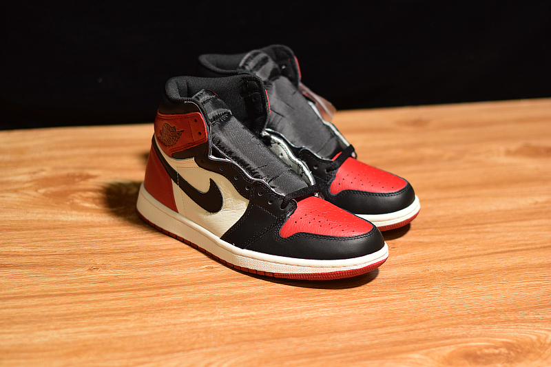 bred toe aj 1